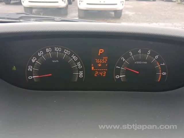 Toyota Ractis G 2010 photo 2
