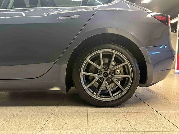 Tesla Model 3 2020 photo 4