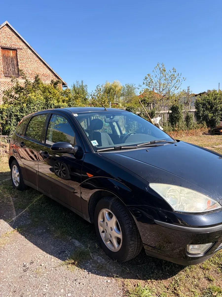 Ford Focus 2001 photo 2