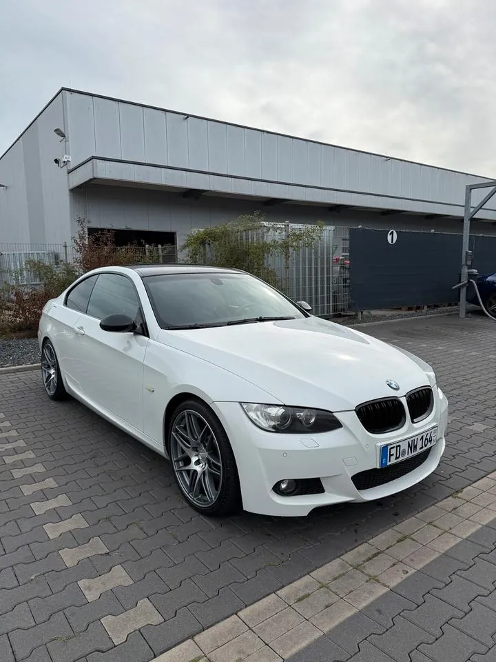 BMW 325I E92