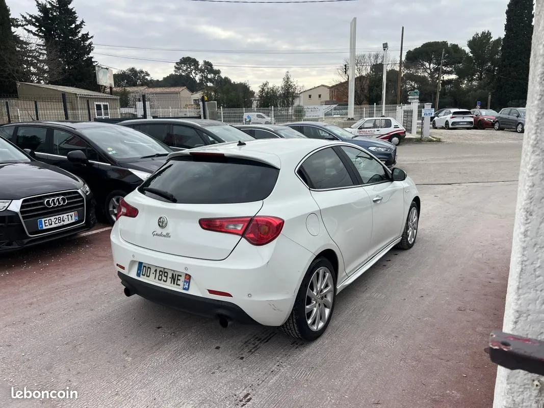 Alfa Romeo Giulietta 2014 photo 5
