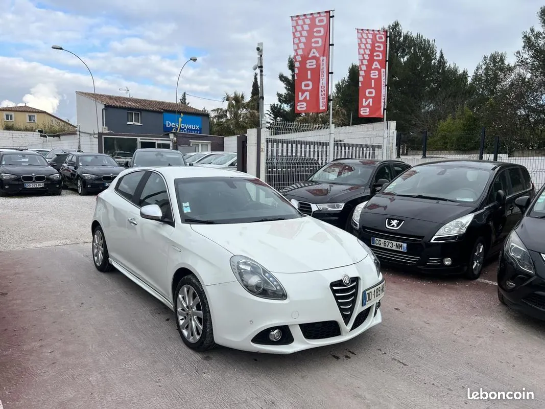 Alfa Romeo Giulietta 2014 photo 2