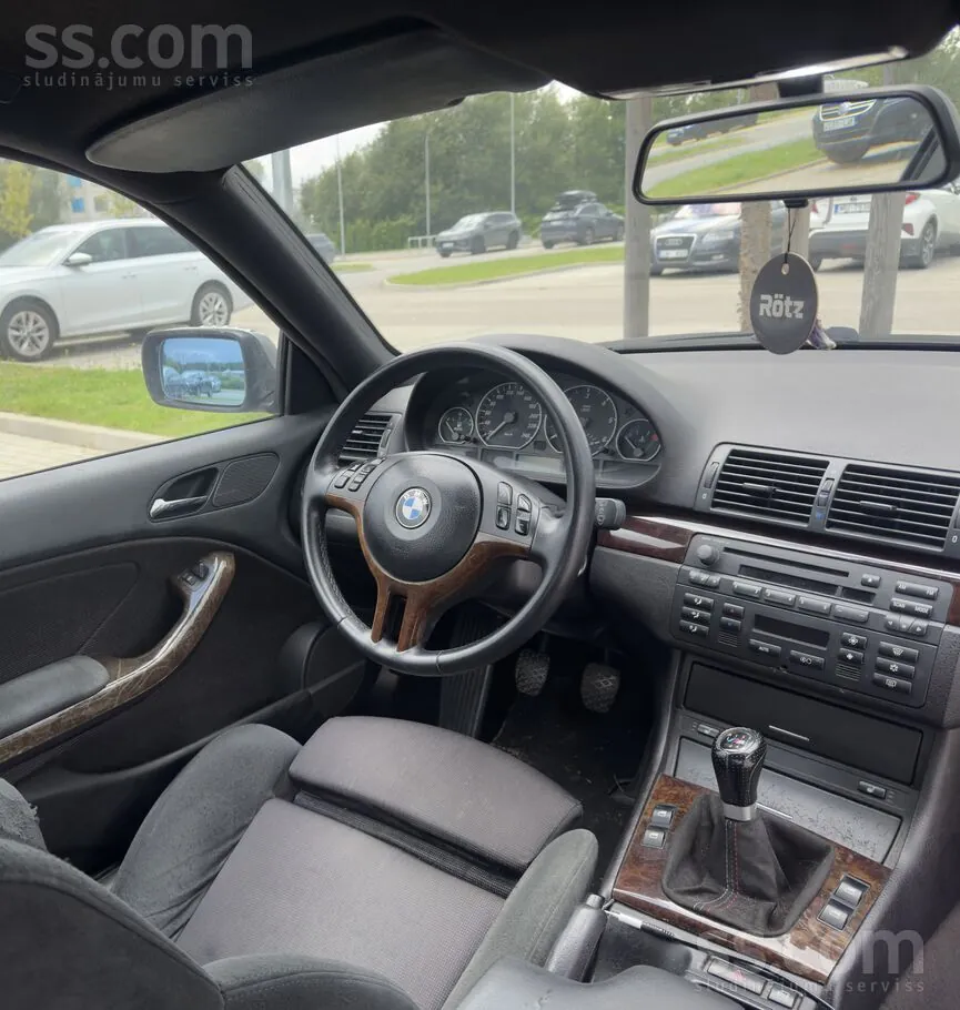 BMW 320 2004 photo 2