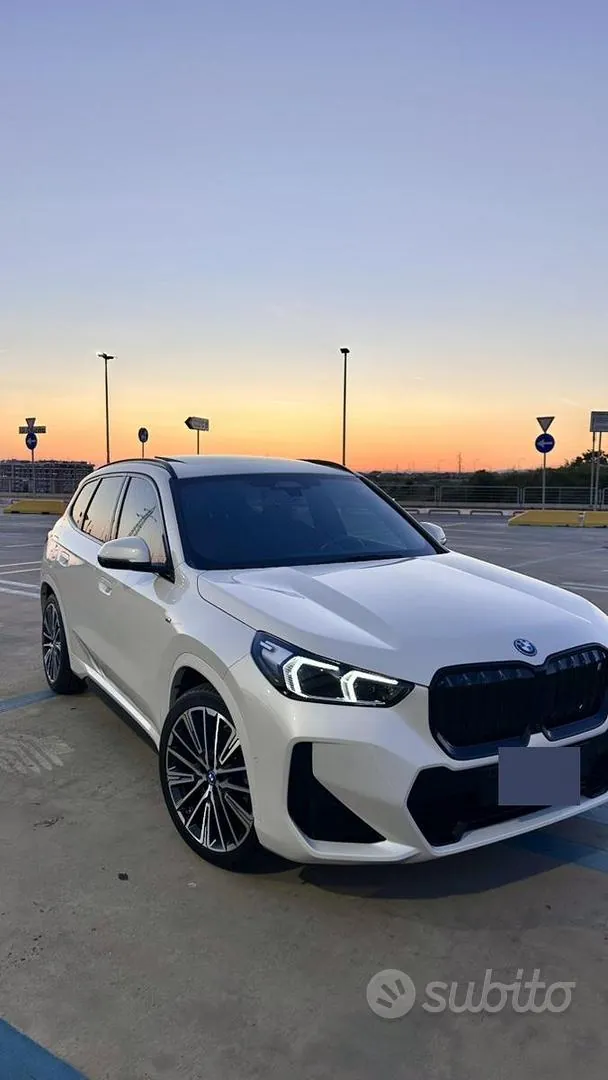 BMW Ix1