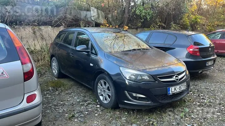 Opel Astra 2012 photo 2
