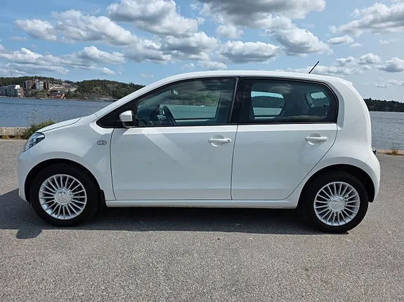 Volkswagen Up 2014 photo 2