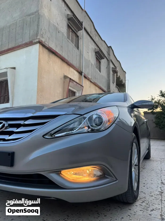 Hyundai Sonata 2012 photo 2