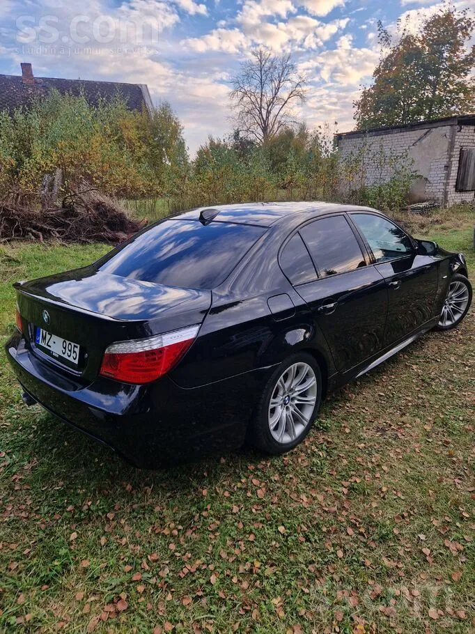 BMW E60 2008 photo 2