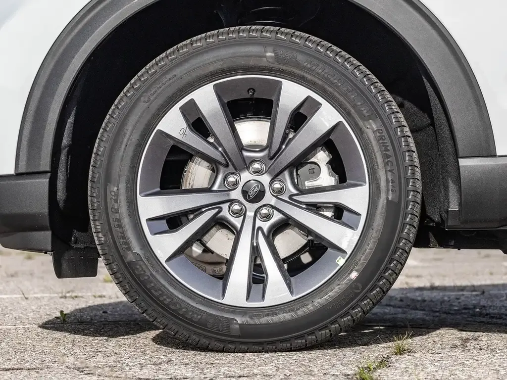 Ford Explorer 2027 photo 4