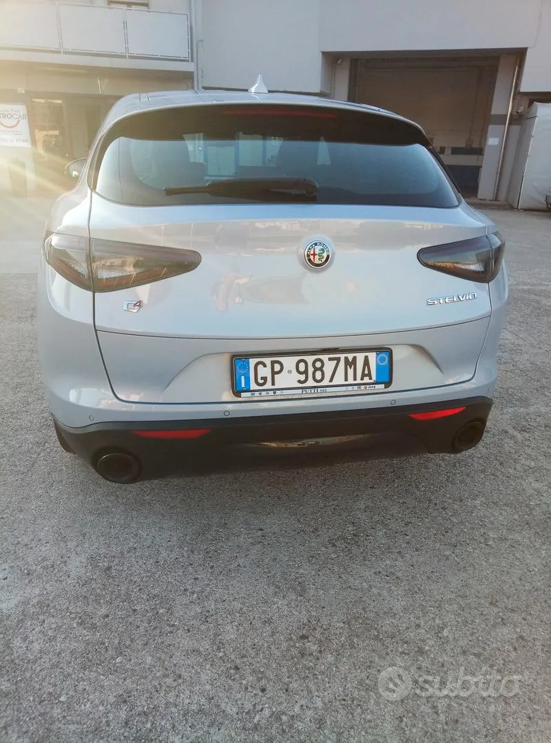 Alfa Romeo Stelvio 2023 photo 5