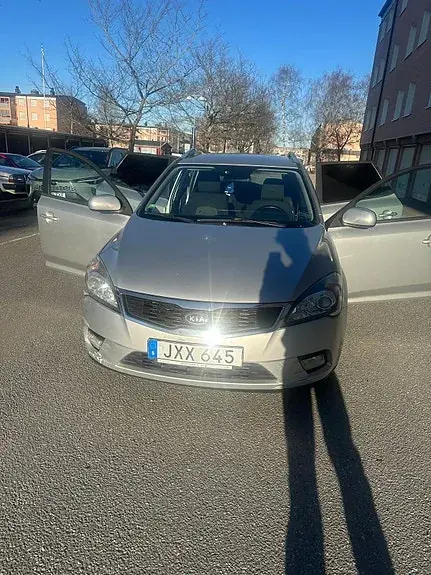 Kia Ceed 2010 photo 3