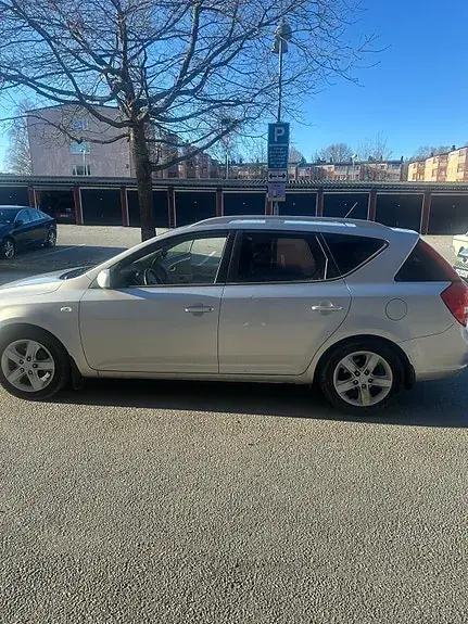 Kia Ceed 2010 photo 2
