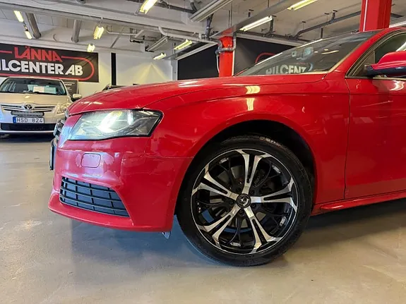 Audi A4 2010 photo 2