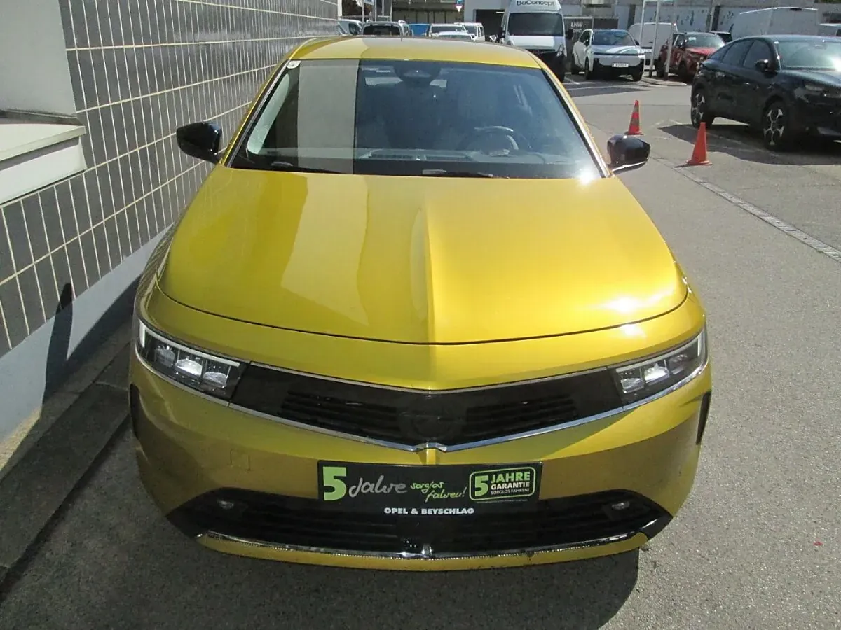 Opel Astra 2022 photo 3