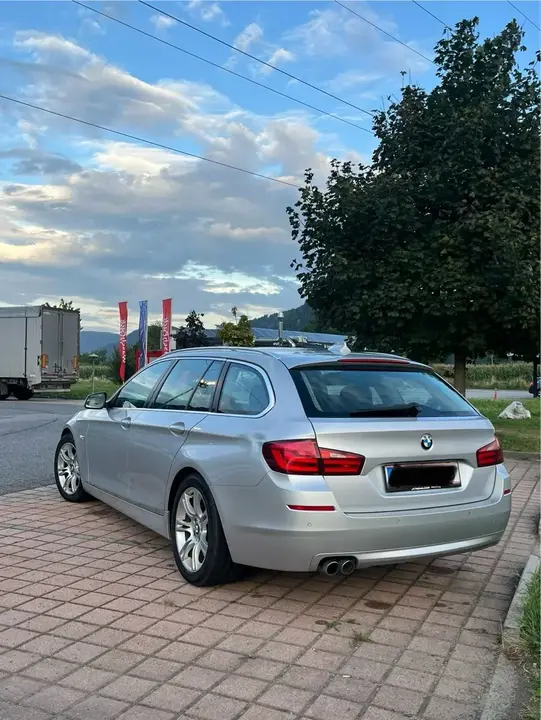 BMW 5 Series 2011 photo 3