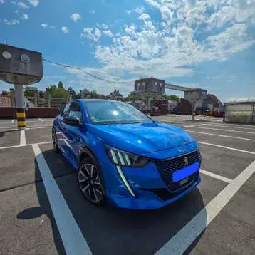 Peugeot E-208