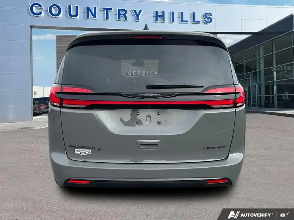 Chrysler Pacifica 2025 photo 5