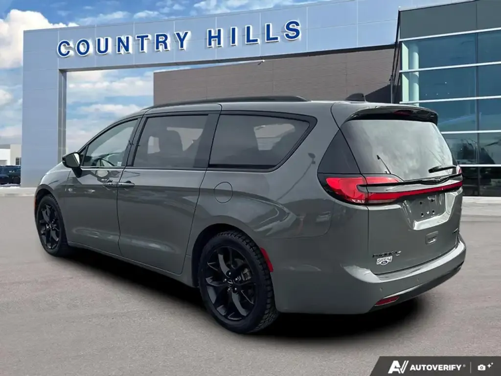 Chrysler Pacifica 2025 photo 4