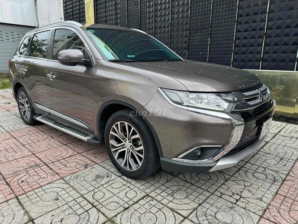 Mitsubishi Outlander 2018 photo 2