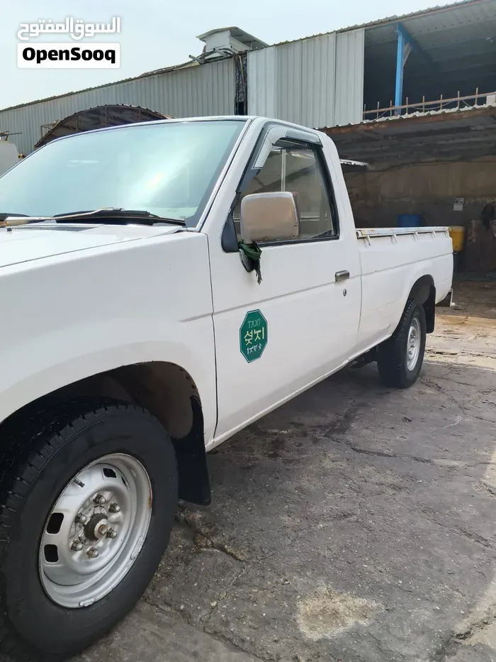 Nissan Datsun 1991 photo 2