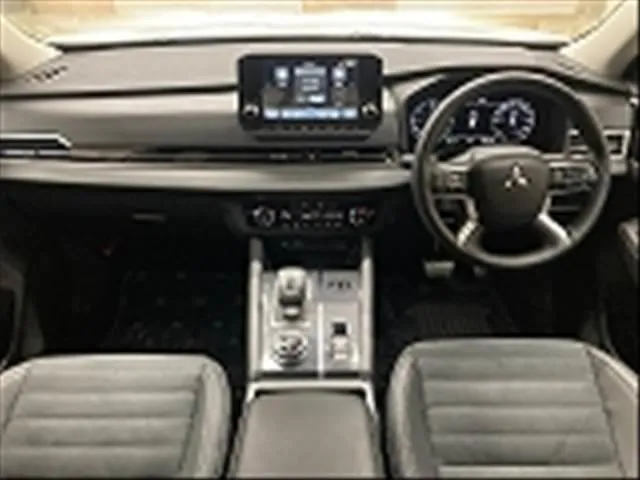 Mitsubishi Outlander 2022 photo 2