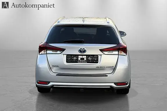 Toyota Auris 2015 photo 3