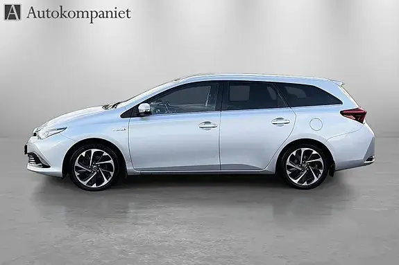 Toyota Auris 2015 photo 2
