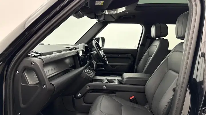 Land Rover Defender 2024 photo 3