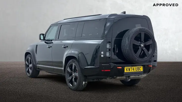 Land Rover Defender 2024 photo 2