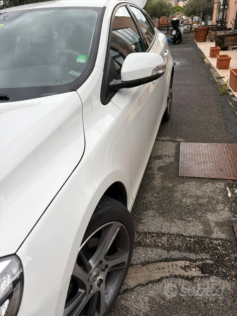 Volvo V40 2017 photo 3