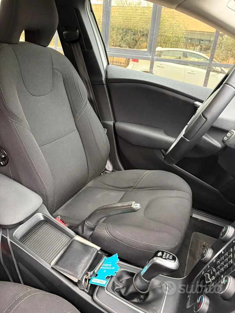 Volvo V40 2017 photo 2