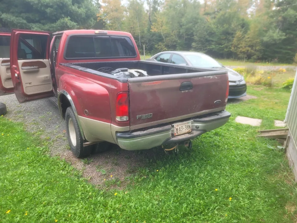 Ford E-350 2001 photo 4