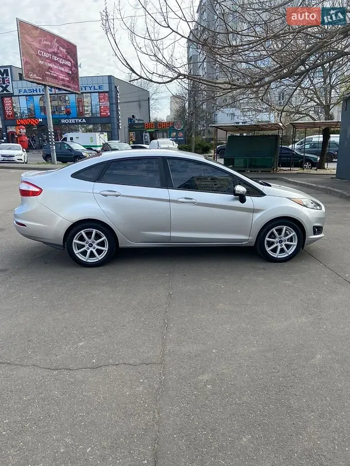 Ford Fiesta 2016 photo 2