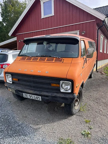 Dodge Maxivan 1977 photo 2