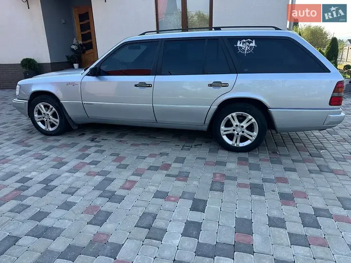 Mercedes-Benz E-Class 1994 photo 2