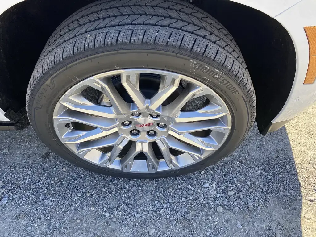 GMC Yukon 2026 photo 4