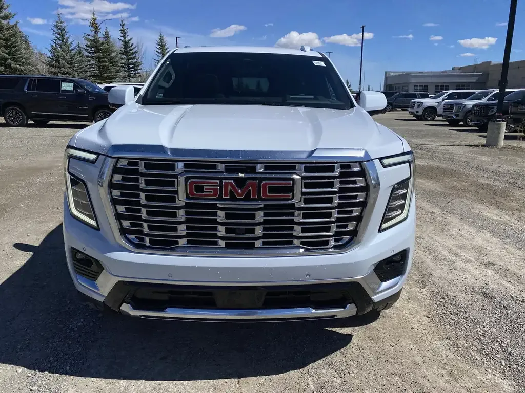 GMC Yukon 2026 photo 2
