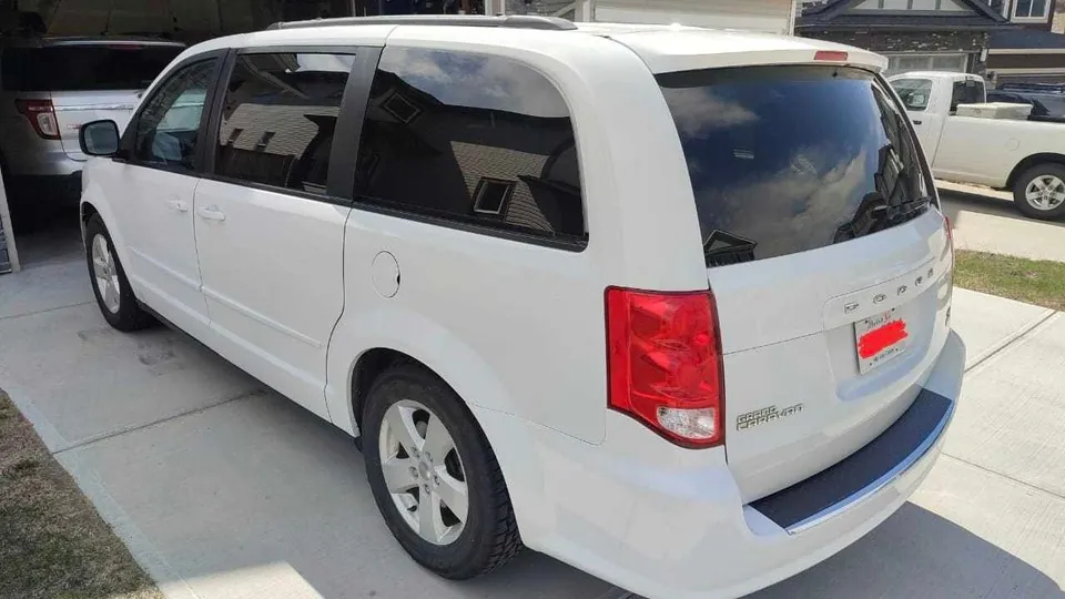 Dodge Grand Caravan 2016 photo 3