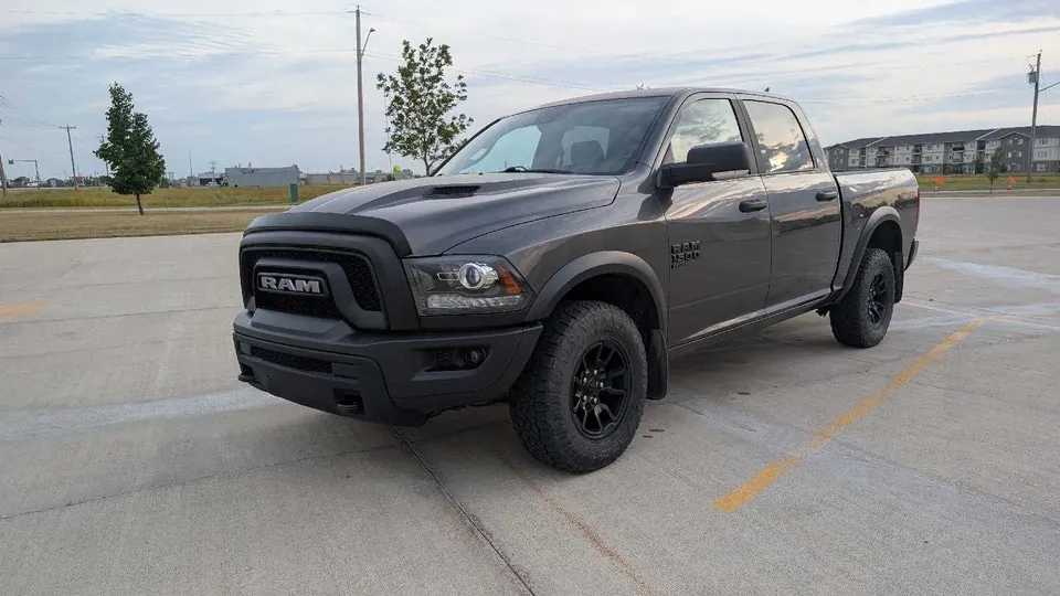 Dodge Ram 1500 Classic 2021 photo 3