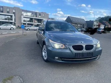 BMW 520I