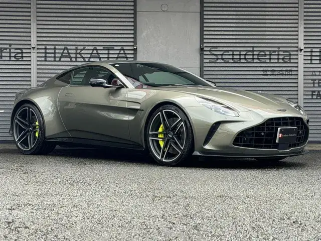Aston Martin Vantage 2026 photo 2