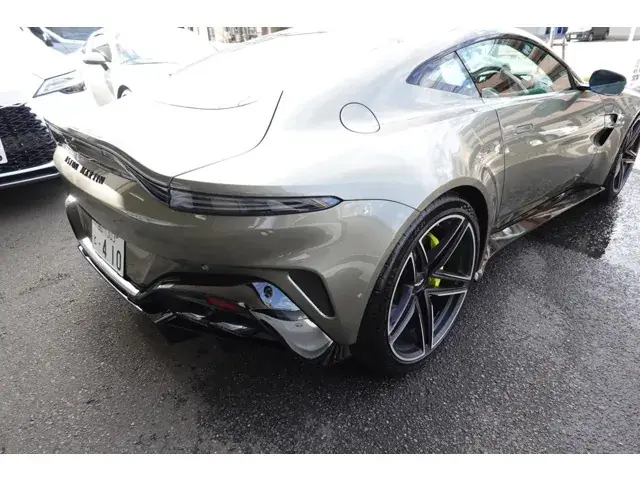 Aston Martin Vantage