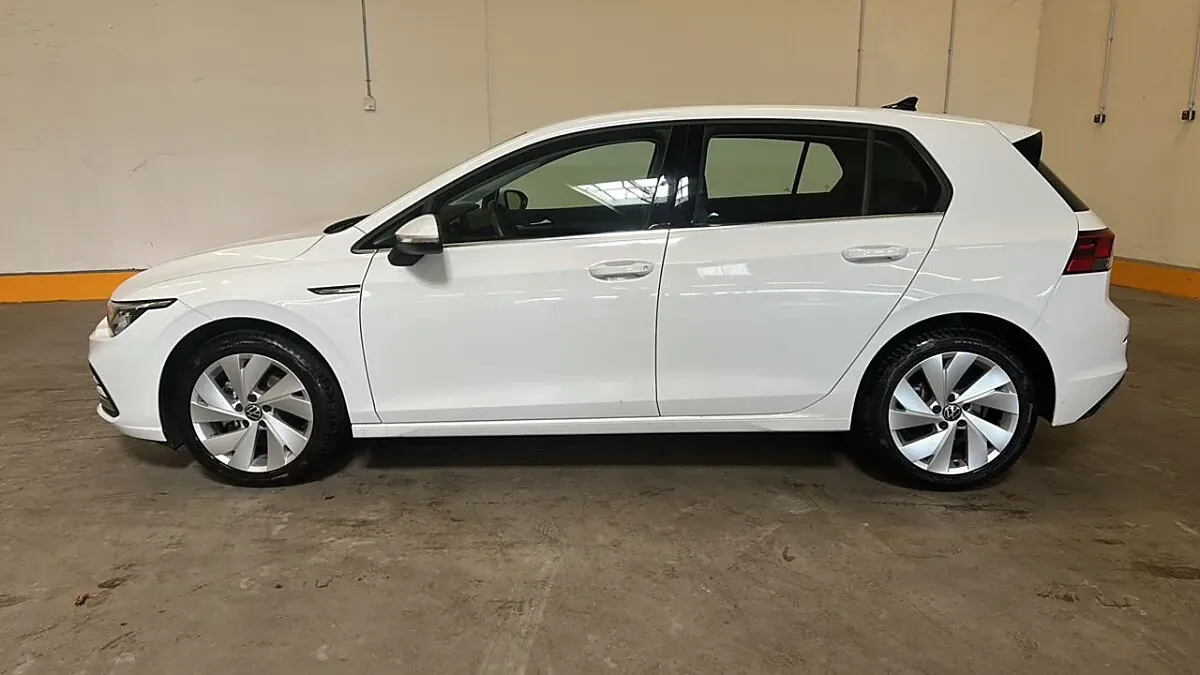 Volkswagen Golf 2024 photo 3