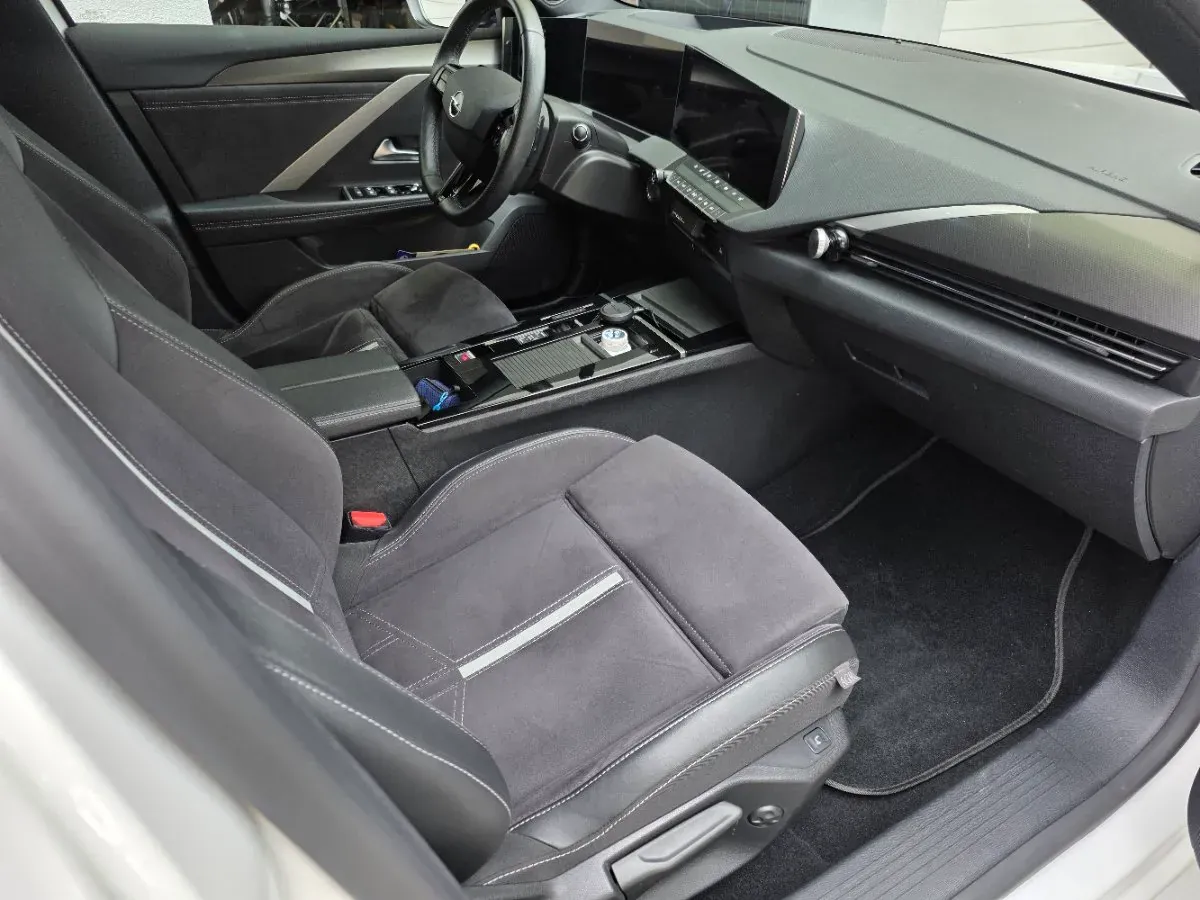 Opel Astra 2023 photo 3