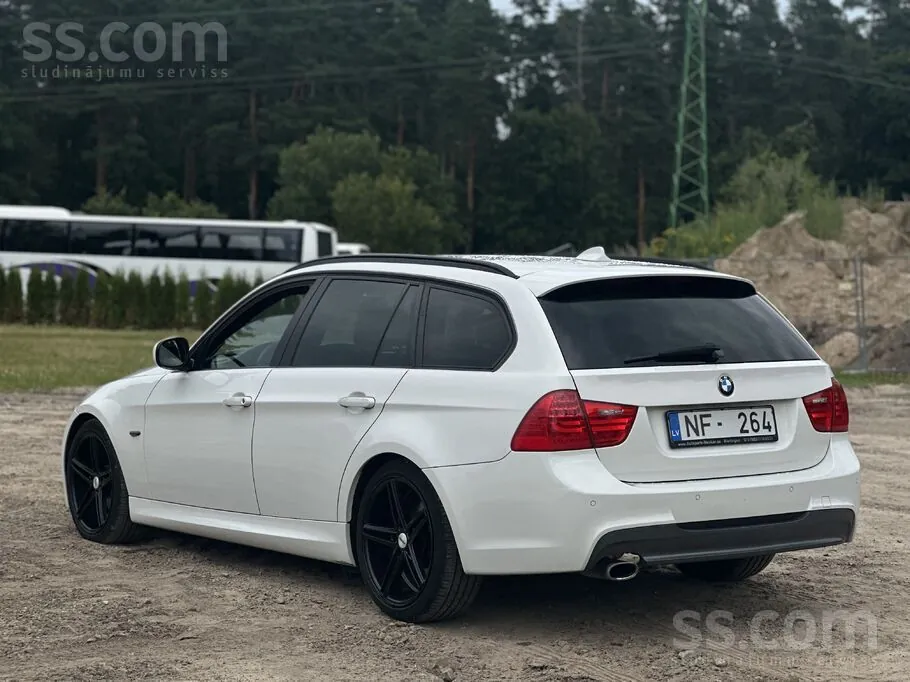 BMW 320 2011 photo 4