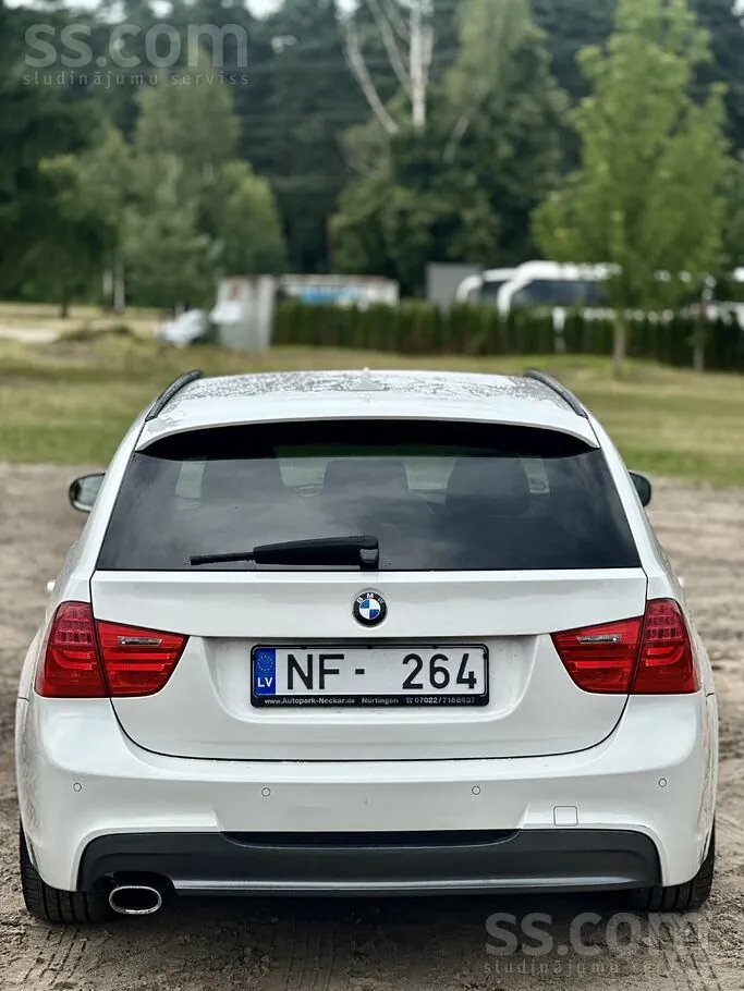 BMW 320 2011 photo 3