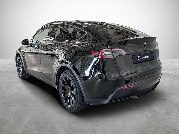 Tesla Model Y 2023 photo 3