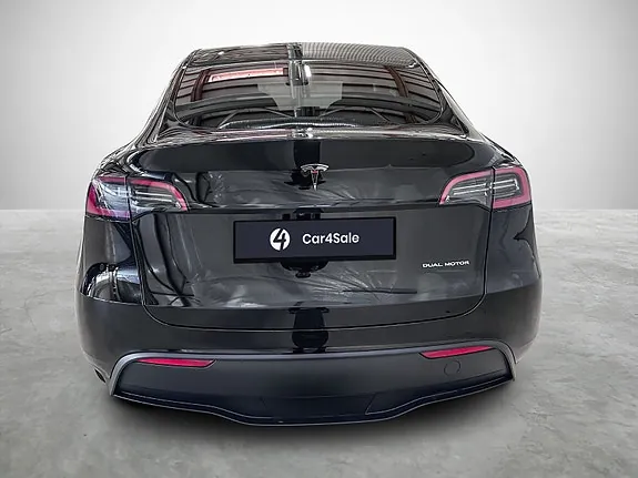 Tesla Model Y 2023 photo 4