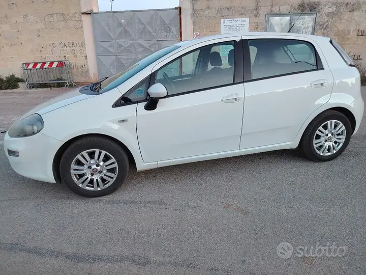 Fiat Punto 2014 photo 2