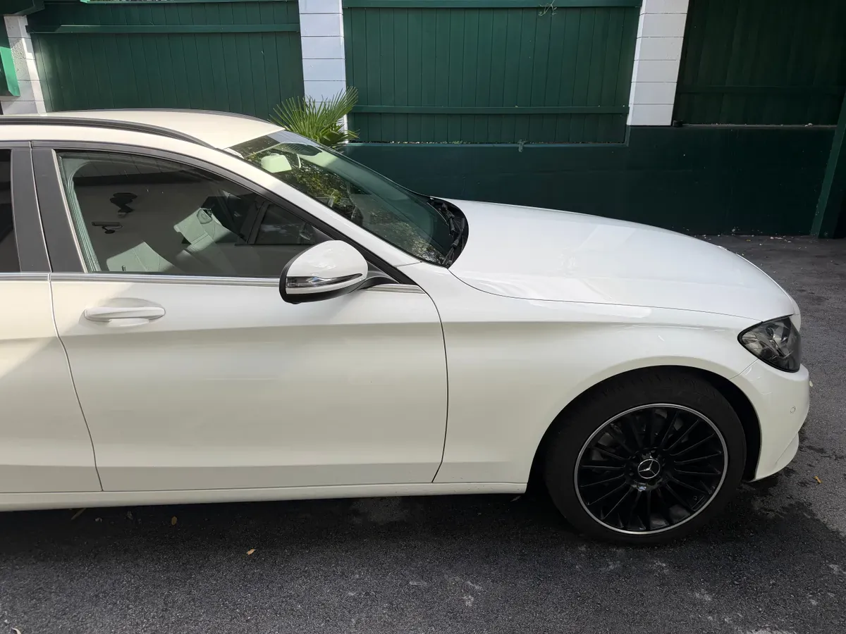 Mercedes-Benz C-Class 2017 photo 2